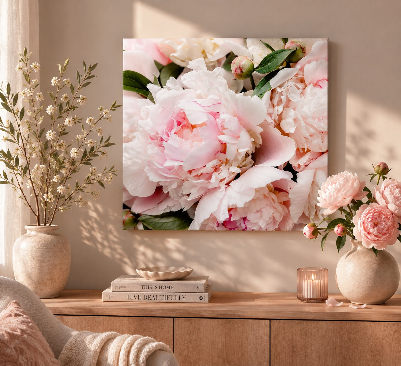 Vierkant schilderij in een stijlvol interieur